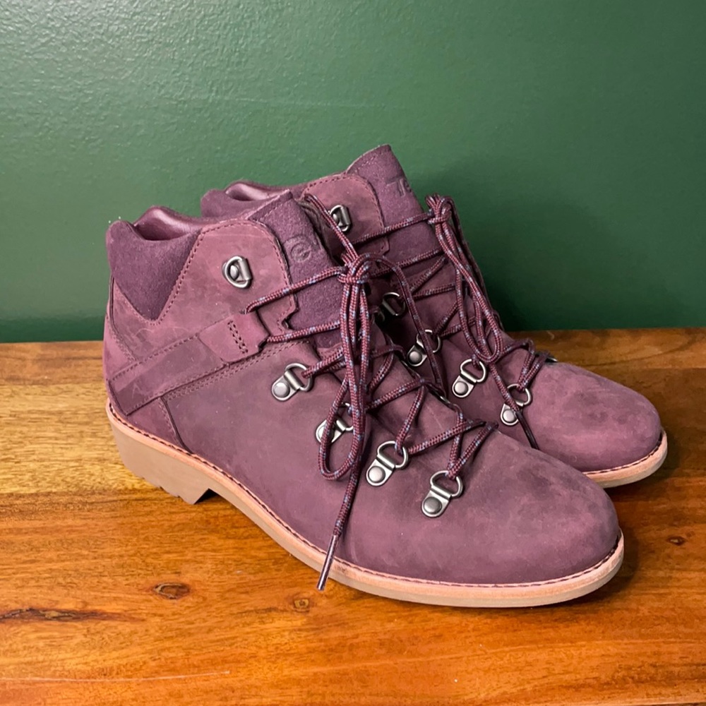 teva hiking booties